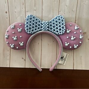 Disney Park Lavender and Blue Minnie Mouse Ears with Beaded
Detail Valentine